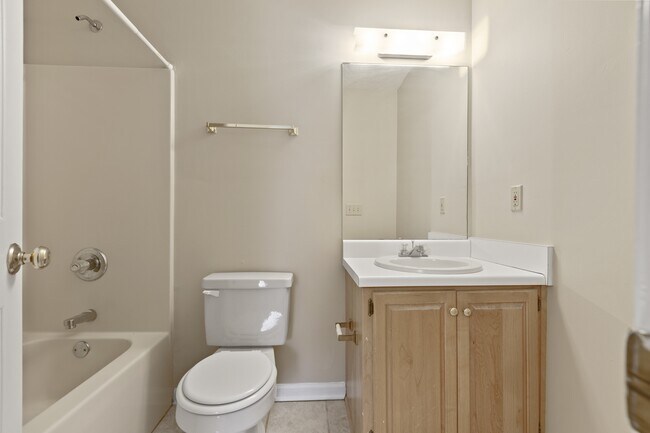 Building Photo - 684 Yeager Ln