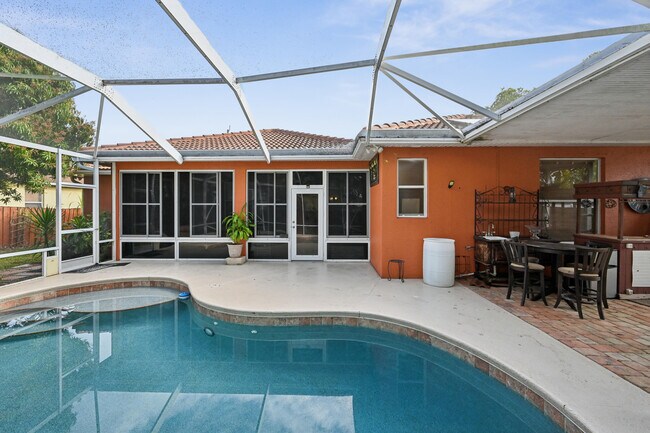 Building Photo - 3044 SW Savona Blvd