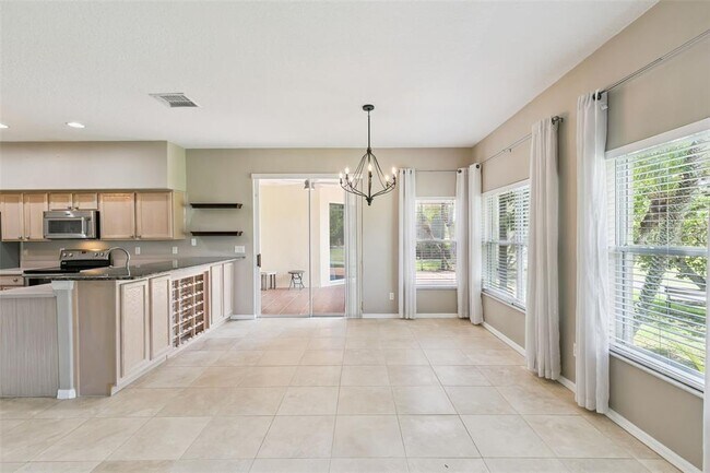 Building Photo - 237 Strathmore Cir