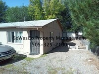 Building Photo - Two Bedroom Home in Central Farmington wit...