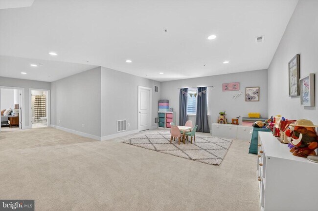 Building Photo - 22129 Clarksburg Rd