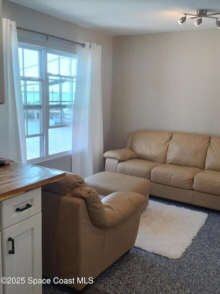 Building Photo - 390 W Cocoa Beach Causeway