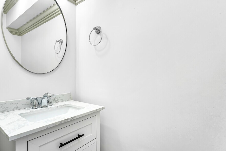 Building Photo - 2601 Washington St