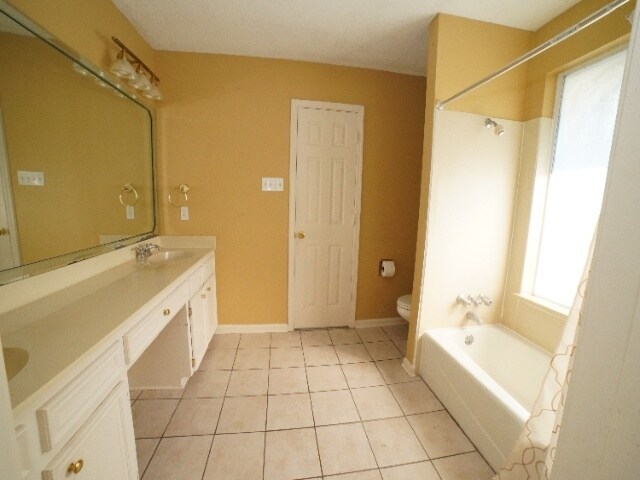 Building Photo - 1570 Heartwood Dr