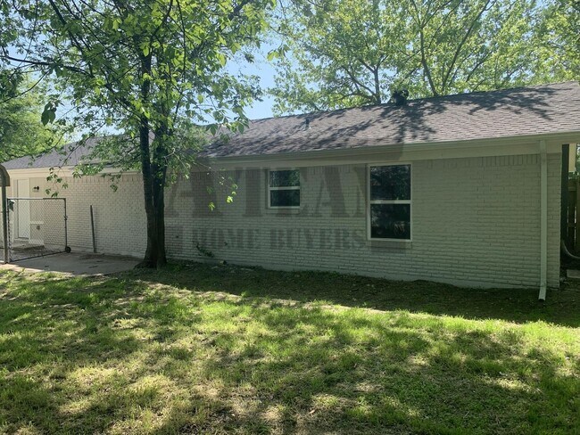 Building Photo - Freshly Remodeled 3 Bed 2 Bath Home!