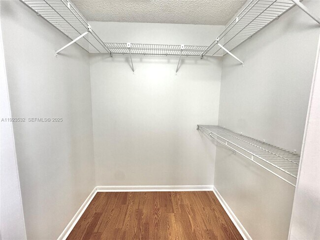 Building Photo - 9411 S Belfort Cir