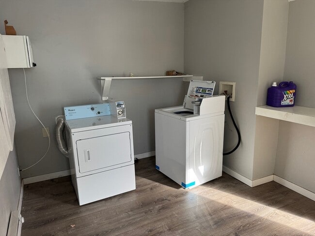 Building Photo - 34 Irving St