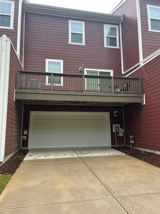 Building Photo - Lovely Colvard Farms Townhouse