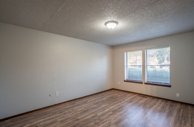 Building Photo - Great Location 3 Bed 2 Bath Home For Rent