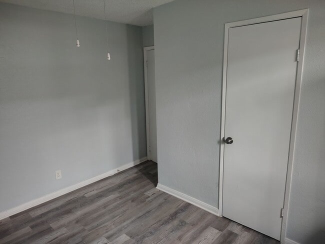 Building Photo - Yose-Gree