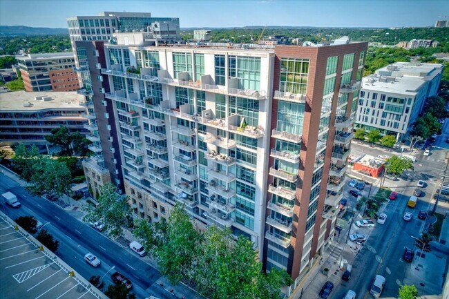 Primary Photo - 800 W 5th St