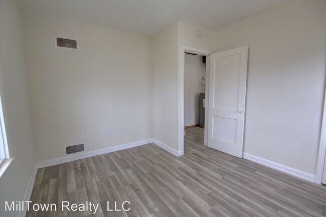 Building Photo - 2 br, 1 bath House - 3856 Johnson Ave