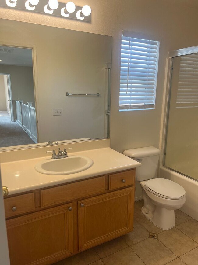 Building Photo - The Meadows Condo in Camarillo