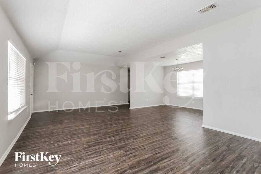 Building Photo - 22403 Ivygate Dr