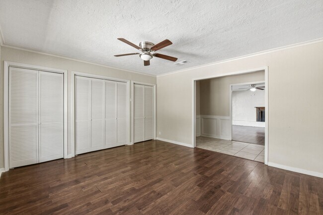 Building Photo - 9052 Zapata Way