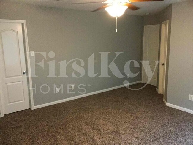 Building Photo - 1210 Larks Trace Ln