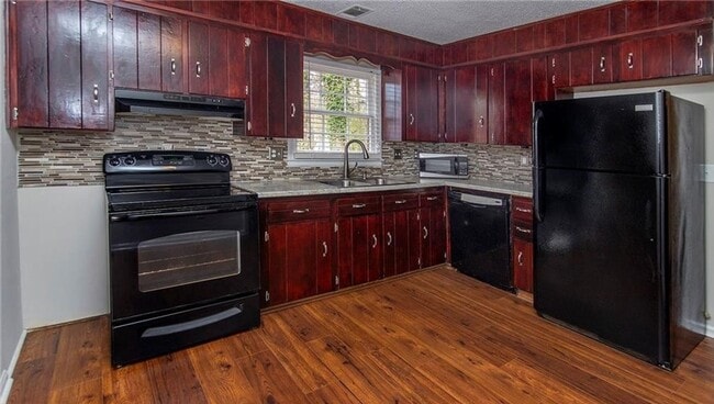 Building Photo - Comfortable Ranch home in a quiet community!