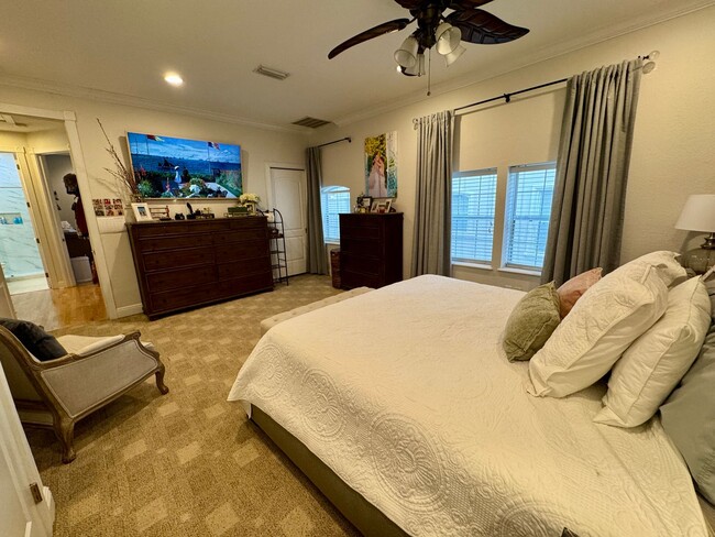 Building Photo - Updated 2 Bed 2.5 Bath Townhouse in A+ loc...