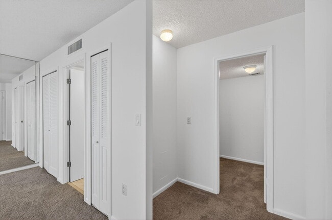 Building Photo - 4200 N Ocean Dr