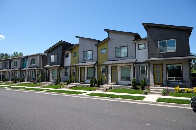 Primary Photo - 87 SW Lancaster Ct