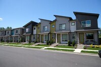 Building Photo - 87 SW Lancaster Ct