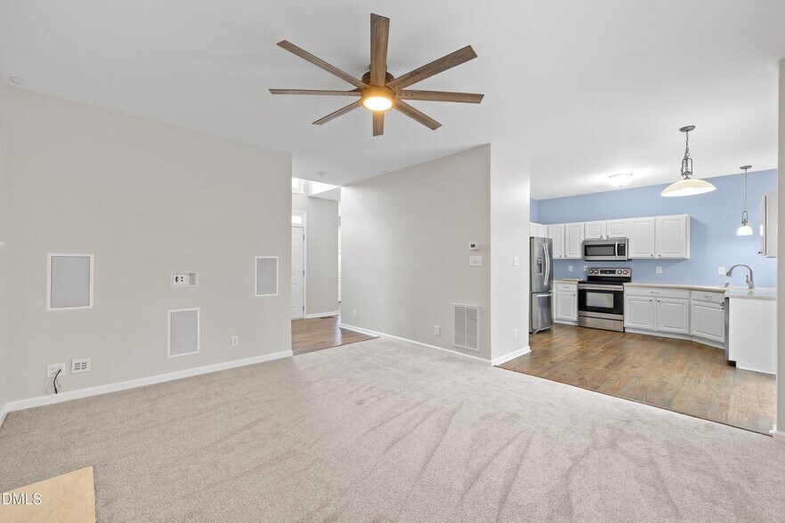 Building Photo - Room in Single Family Home on College Ave