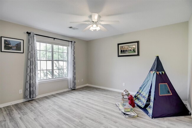 Building Photo - 112 Harbour Town Dr