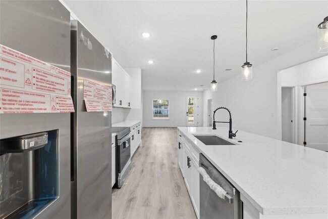 Building Photo - 7047 N Lime Dr