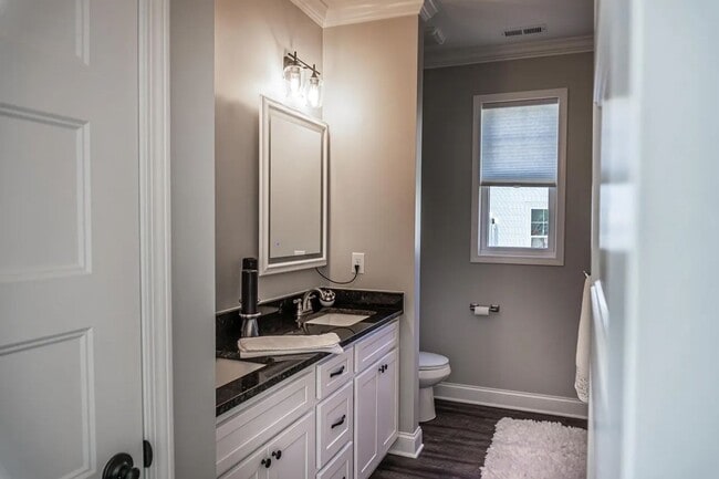 Building Photo - 515 Villa Ln