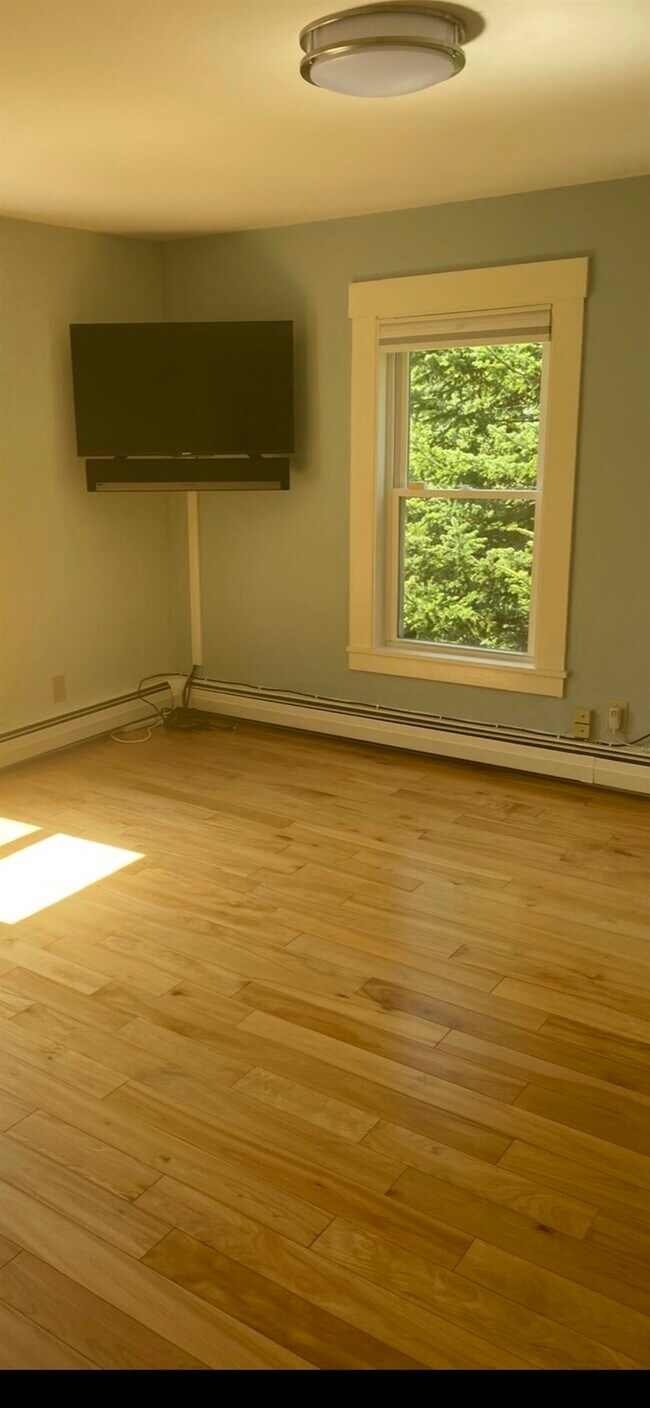 Building Photo - 36 Western Ave