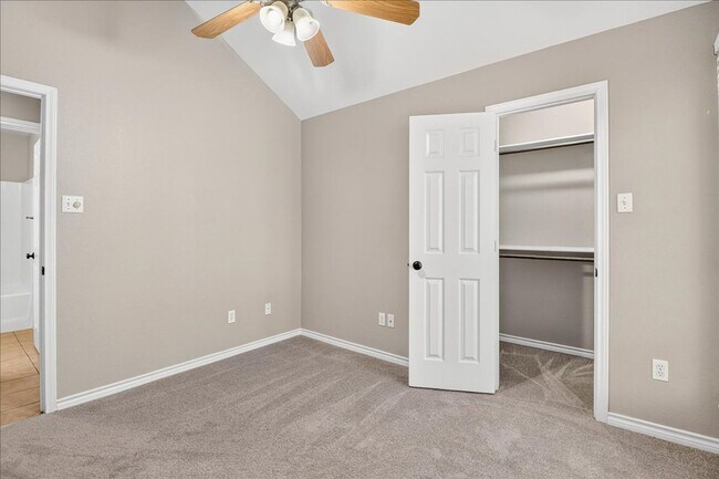 Building Photo - 5114 Spring Brook Dr