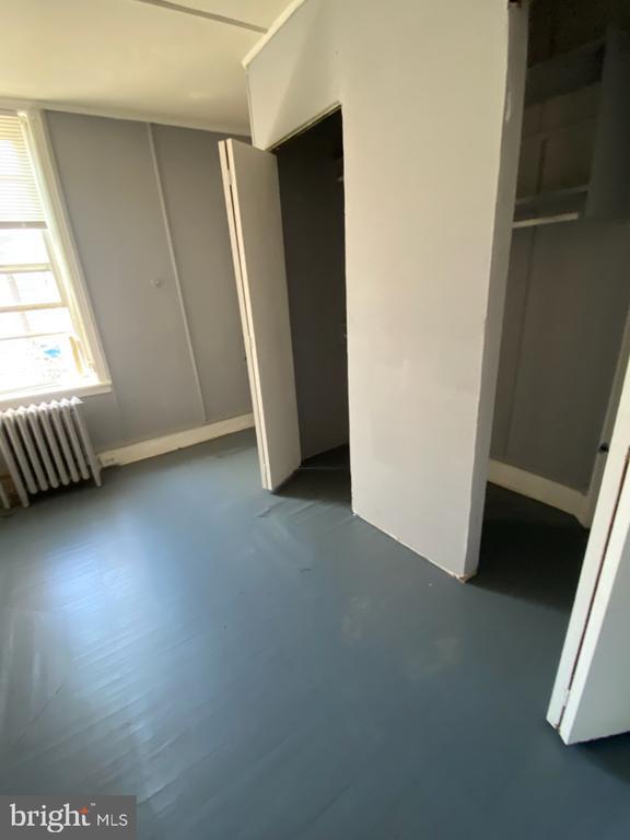 Building Photo - 408 N Wanamaker St