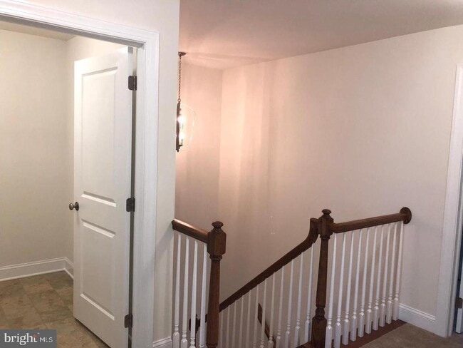 Building Photo - 120 Woodwinds Dr