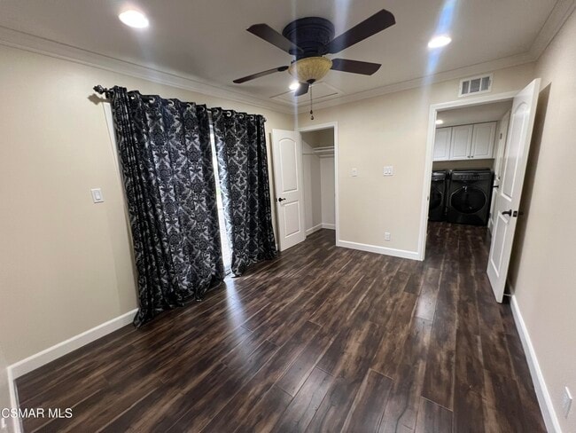 Building Photo - 334 W Avenida De Las Flores