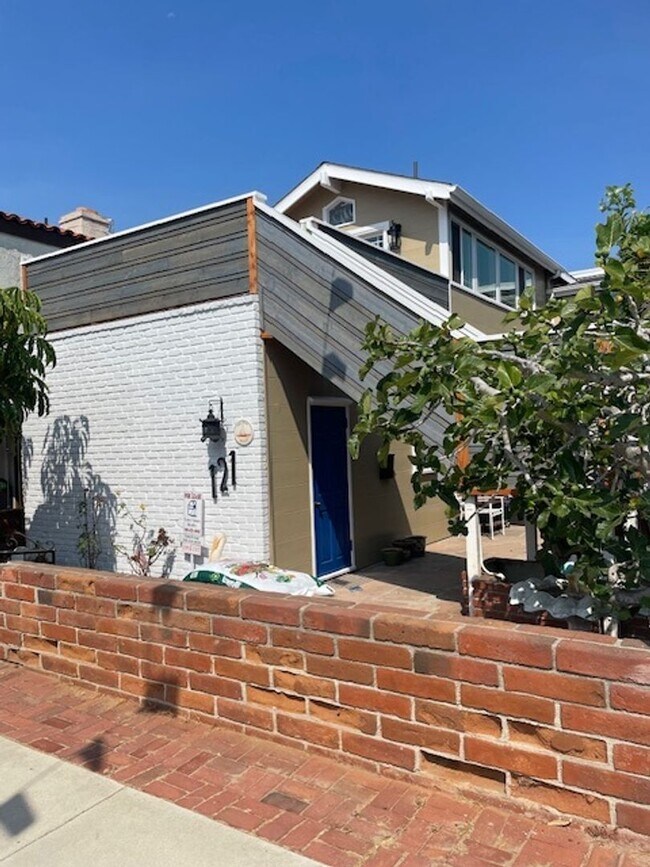 Building Photo - Turquoise Ave