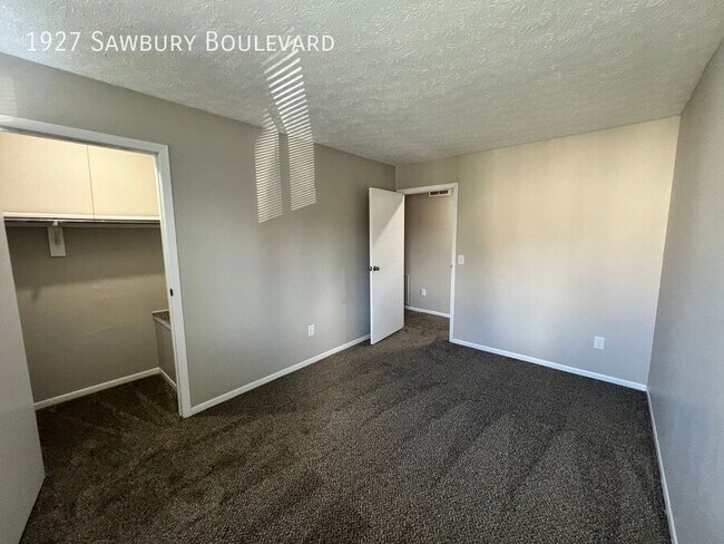 Building Photo - 1927 Sawbury Blvd