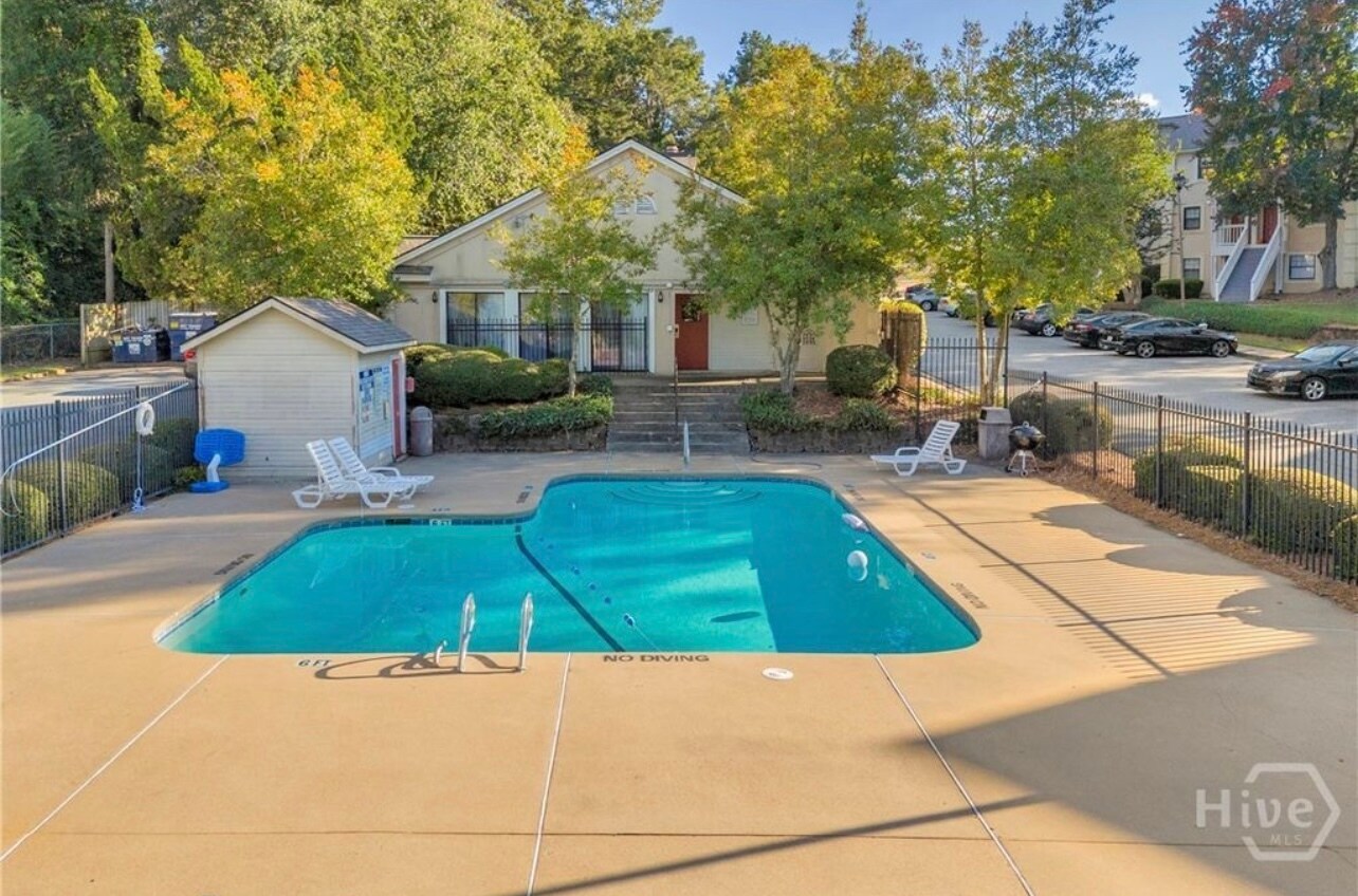 Building Photo - 210 Appleby Dr