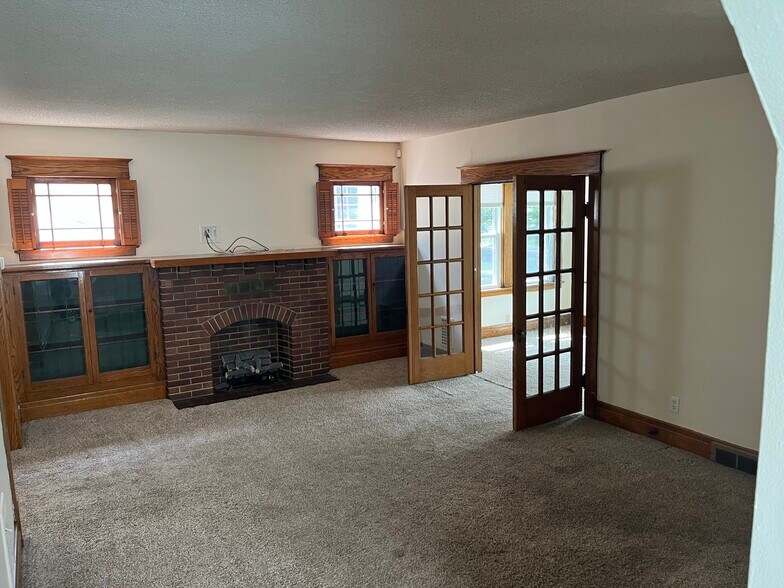 Building Photo - 481 McKinley Pky