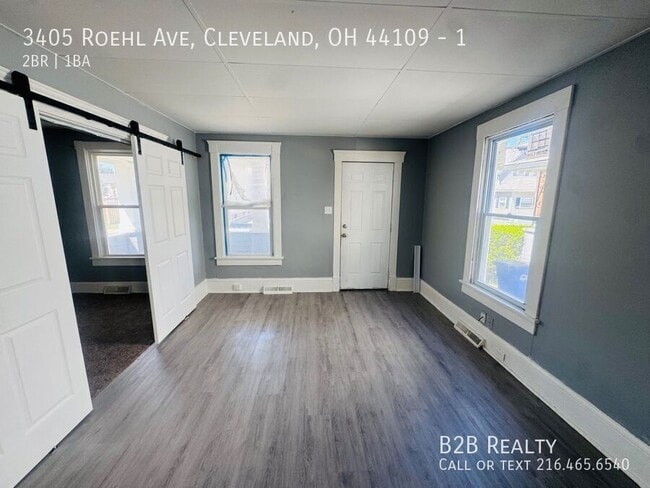 Building Photo - 3405 Roehl Ave