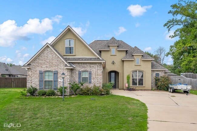 Building Photo - 4 BEDROOM 3 BATH DOGWOOD