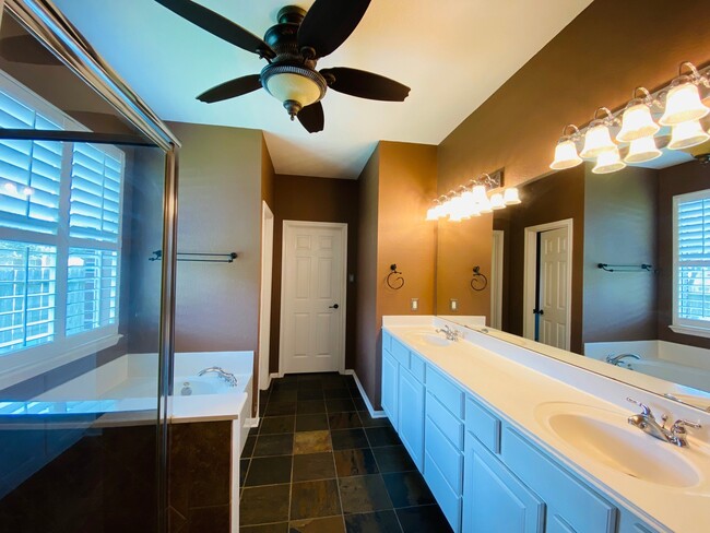 Building Photo - 6302 Spring Tide Ct