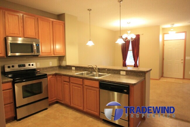 Building Photo - 11040 Fergus St NE