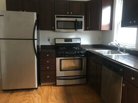 Building Photo - 86 Fellsway W