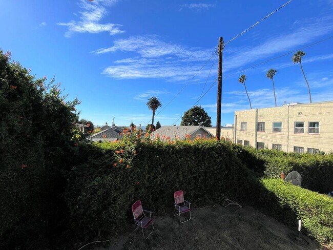 Building Photo - Downtown Home with Large Deck and OCEAN VIEWS!