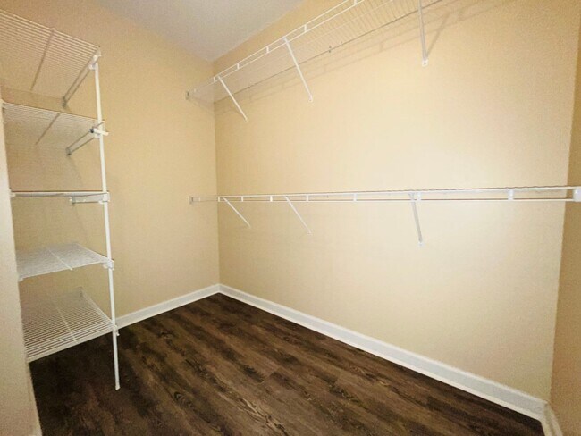 Building Photo - Northgate district! 4 bed/2.5 full bath, newly renovated, large lot, approx 2500 sqft, 2 car gara...