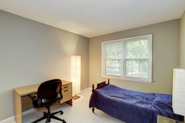 Building Photo - 13 Avalon Ct