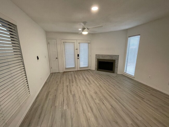 Building Photo - fireplace and all appliances close to ever...