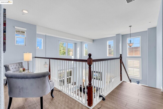 Building Photo - 1361 Tiffany Dr