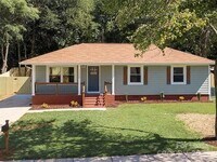 Building Photo - 1208 Fontana Ave