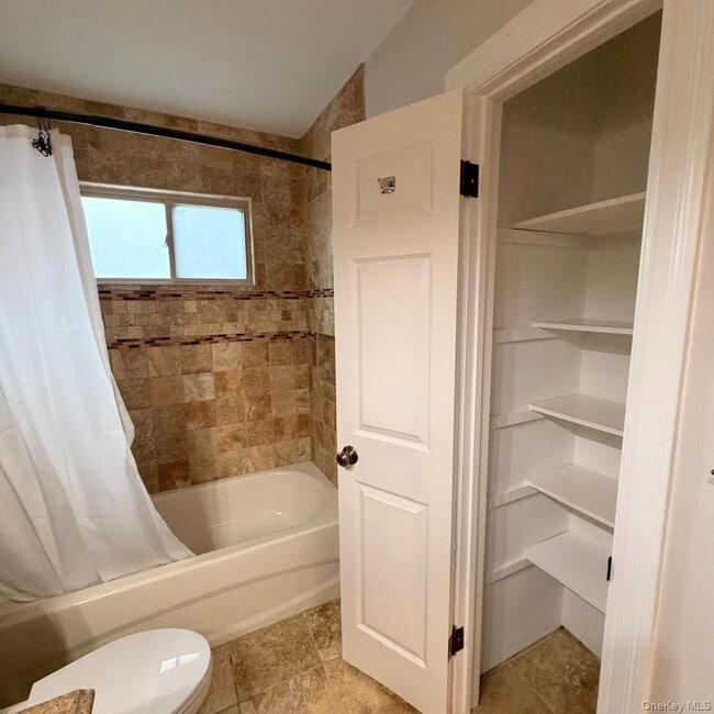 Building Photo - 740 Church St